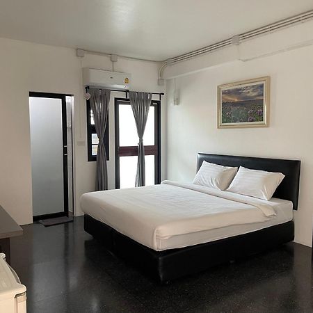 Inn My Place Пакчонг Экстерьер фото